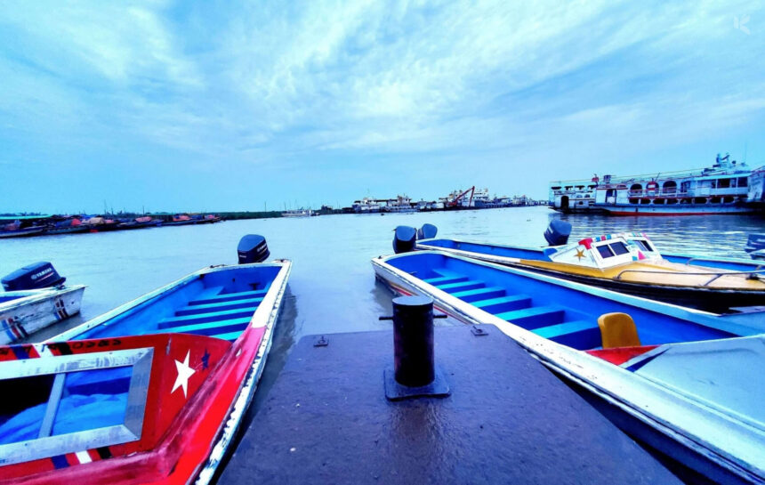 মাওয়া ফেরি ঘাট, মুন্সিগঞ্জ - কুহুডাক